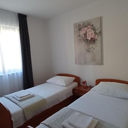 Apartmani Ferdi トロギール エクステリア 写真