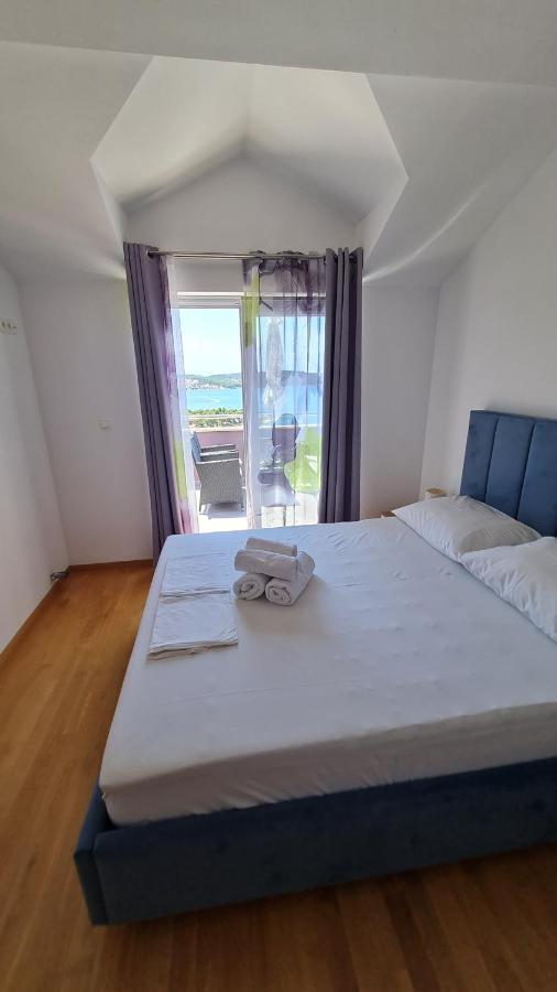 Apartmani Ferdi トロギール エクステリア 写真