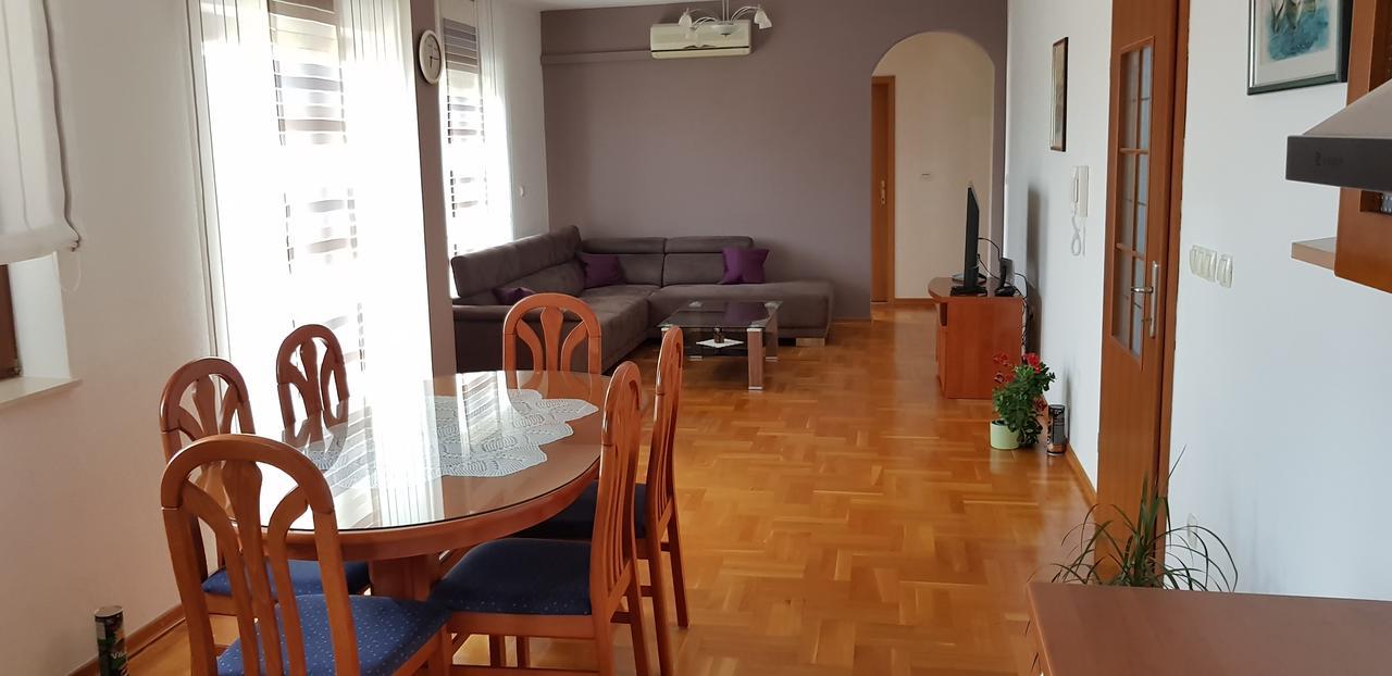 Apartmani Ferdi トロギール エクステリア 写真