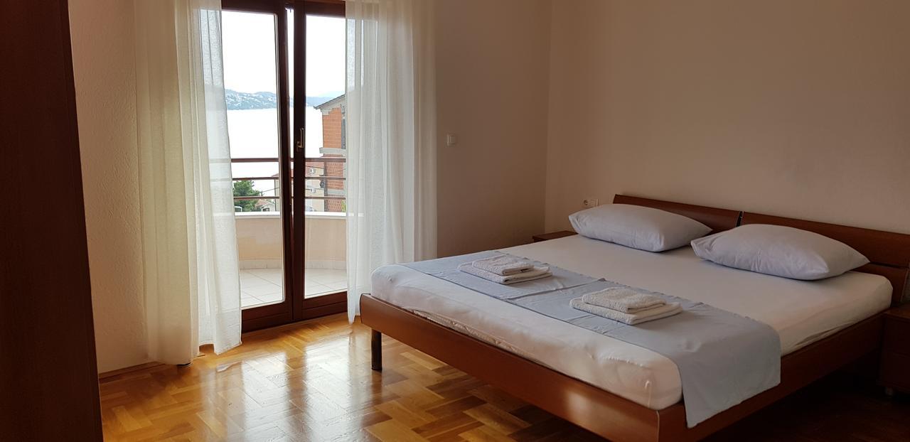 Apartmani Ferdi トロギール エクステリア 写真